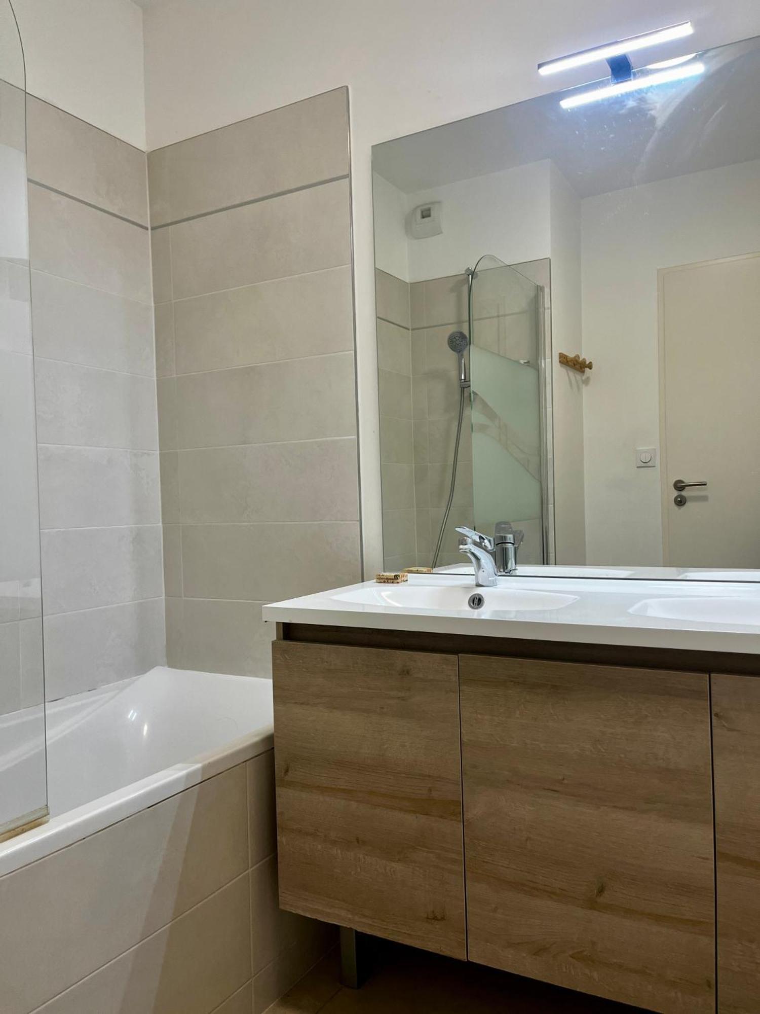 Duplex Piscine 3 Chambres Et Clim Proche Plages วิลนูฟ เลส์ มากูโลน ภายนอก รูปภาพ